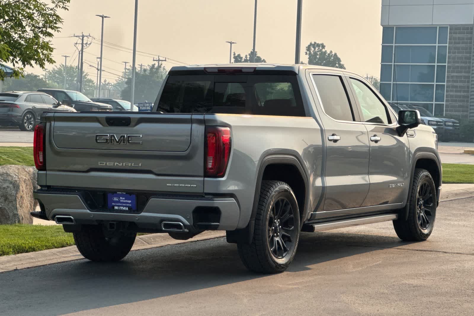 Used 2026 GMC Sierra 1500 Denali Ultimate AWD/4WD image 2