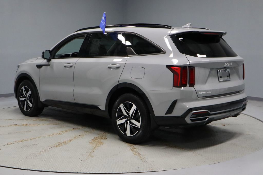 Used 2023 Kia Sorento EX w/ Panoramic Sunroof Package FWD image 10