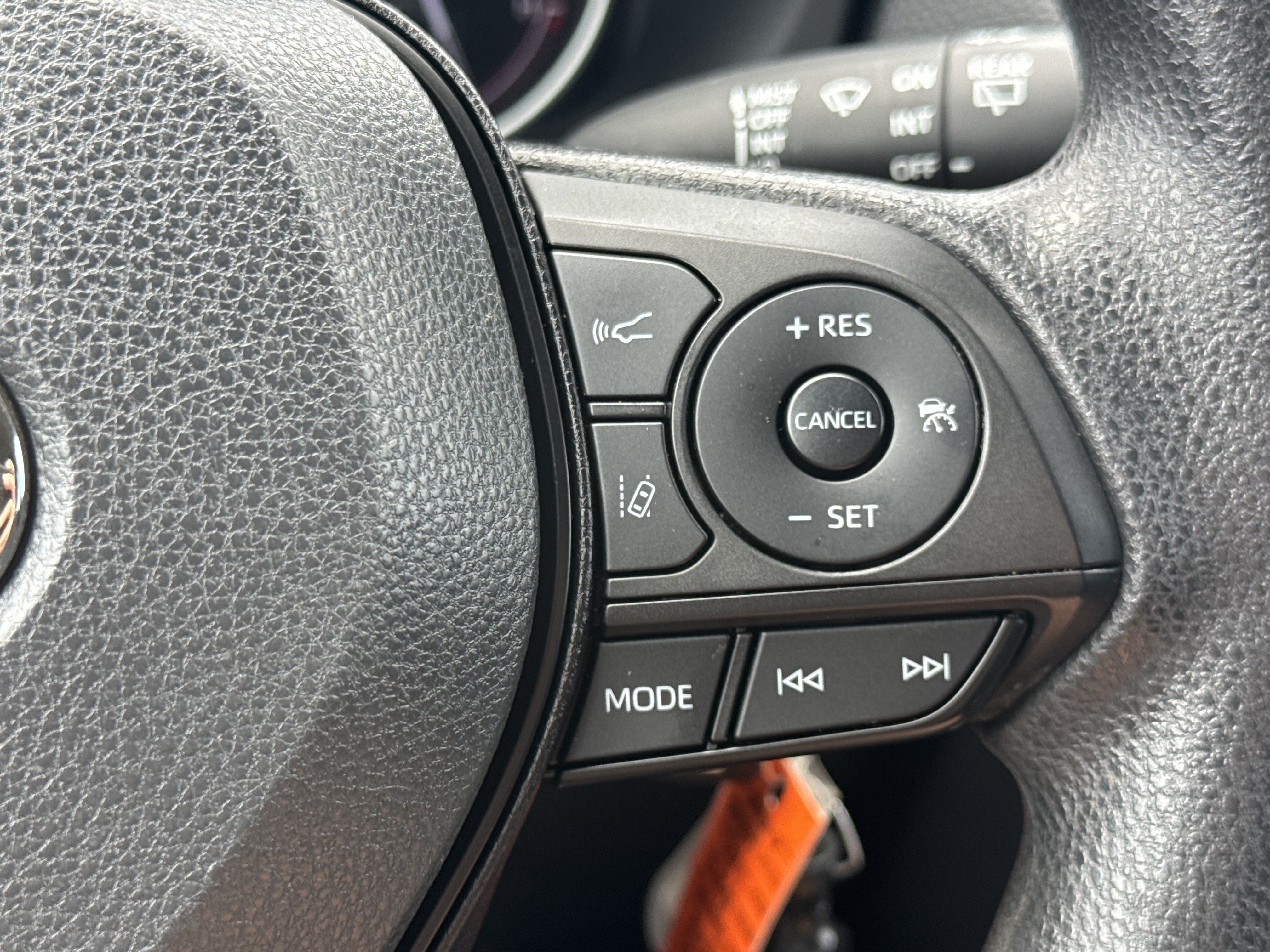Used 2023 Toyota RAV4 LE AWD/4WD image 17