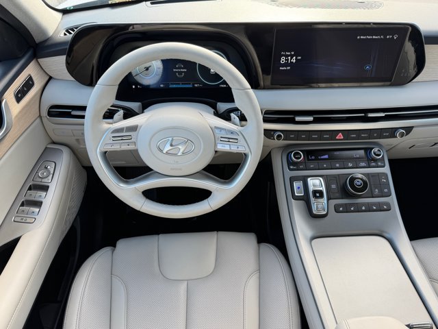 Used 2025 Hyundai Palisade Limited FWD image 18