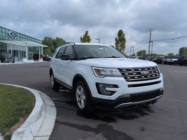 Certified 2017 Ford Explorer XLT w/ Equipment Group 202A AWD/4WD image 7