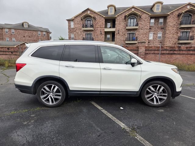 Used 2017 Honda Pilot Touring image 4