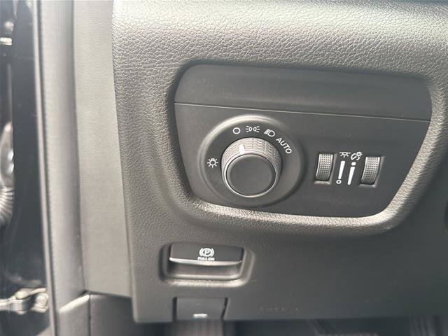 Used 2023 Jeep Grand Cherokee L Laredo AWD/4WD image 22