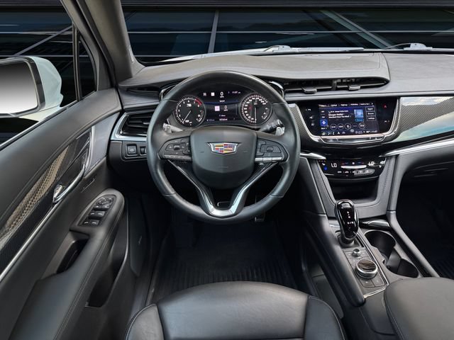Used 2024 Cadillac XT6 Sport w/ Technology Package AWD/4WD image 12