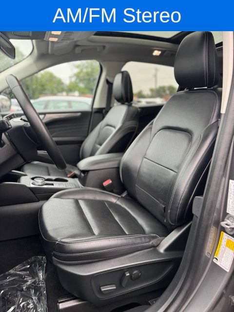 Certified 2022 Ford Escape Titanium w/ Class II Trailer Tow Package AWD/4WD image 14