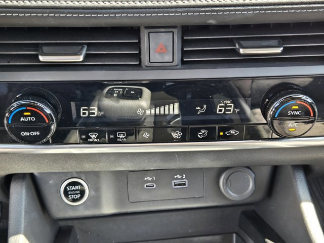 Used 2023 Nissan Rogue SV image 16