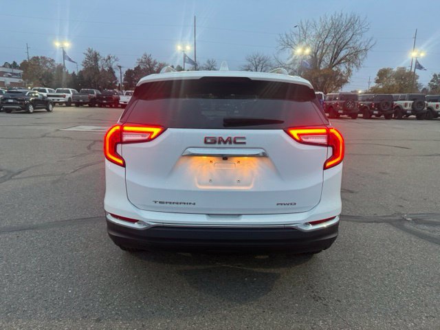 Used 2023 GMC Terrain SLT AWD/4WD image 9
