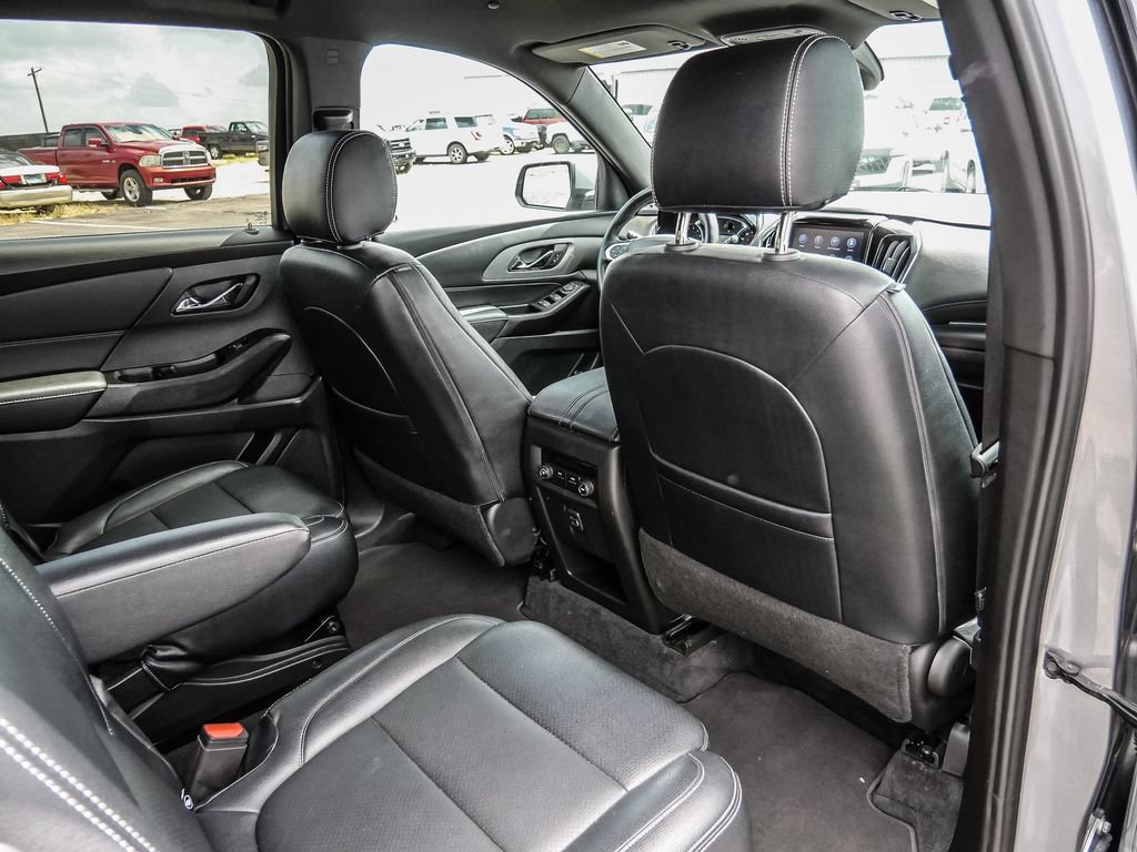Used 2023 Chevrolet Traverse LT FWD image 44