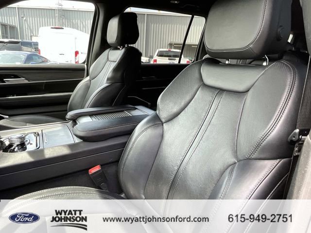Used 2024 Jeep Wagoneer L Series II w/ Flexible Seating Group image 29