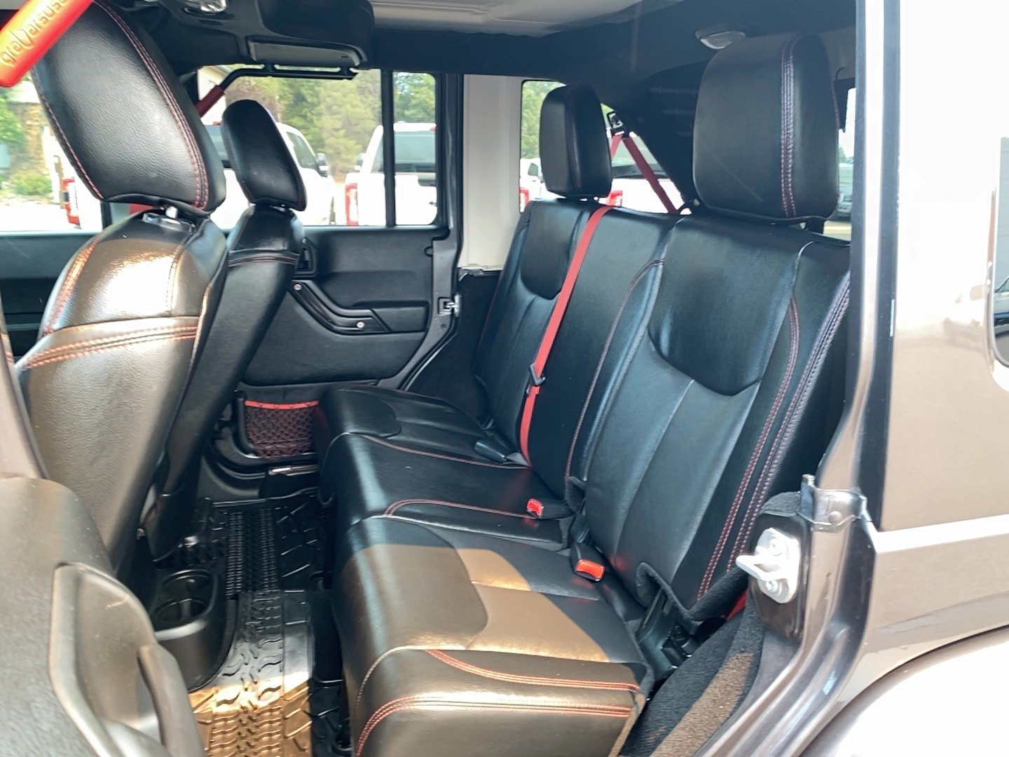 Used 2017 Jeep Wrangler Unlimited Rubicon AWD/4WD image 9