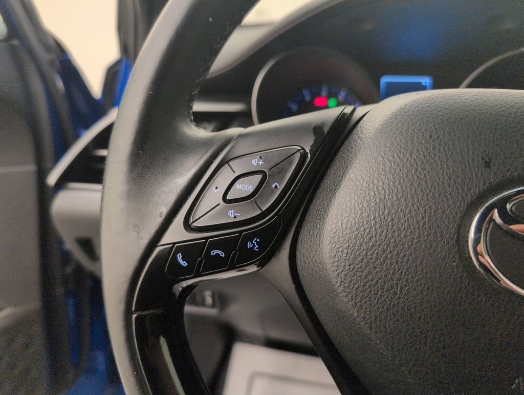 Used 2018 Toyota C-HR XLE FWD image 35