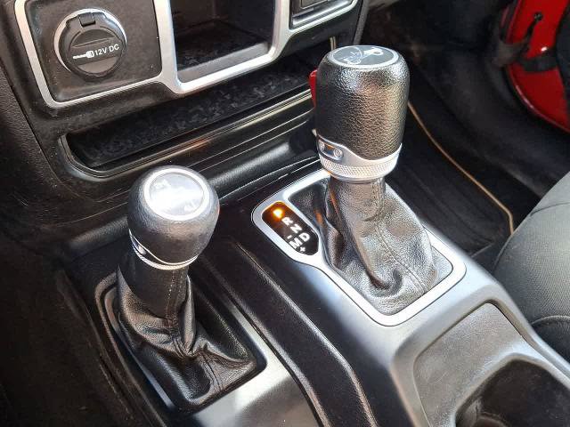 Used 2018 Jeep Wrangler Unlimited Sport AWD/4WD image 18