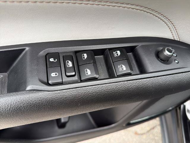 Used 2025 Jeep Compass Limited AWD/4WD image 16