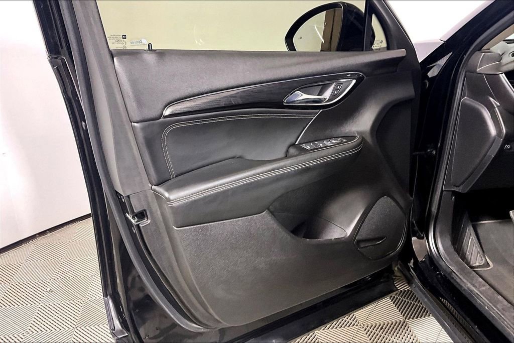 Used 2023 Buick Envision Preferred image 18