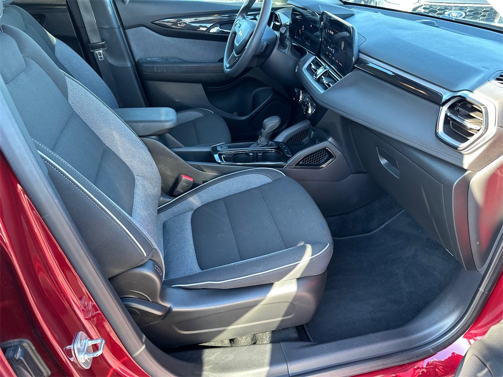 Used 2024 Chevrolet TrailBlazer LT w/ Driver Confidence Package image 13