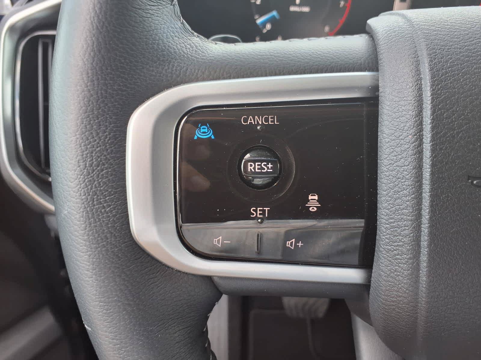 Used 2025 Nissan Armada SV AWD/4WD image 7
