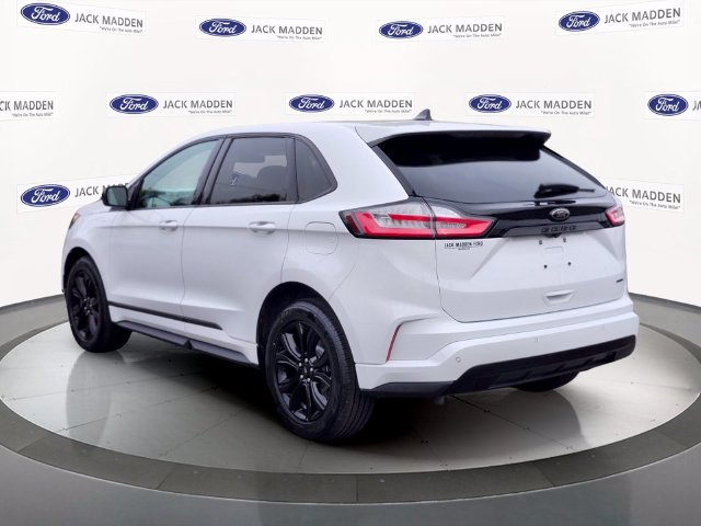 Certified 2024 Ford Edge SE w/ Black Appearance Package AWD/4WD image 3