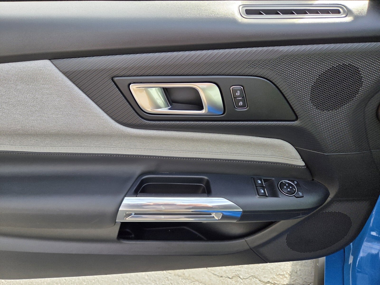 Certified 2025 Ford Mustang Coupe image 17