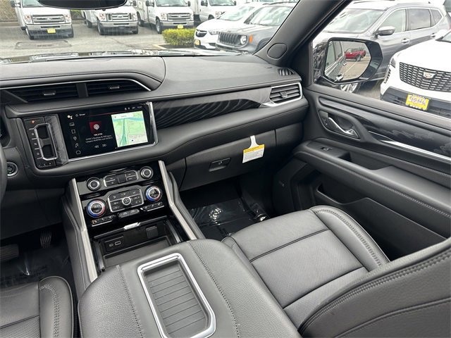 Used 2024 GMC Yukon XL Denali w/ Advanced Technology Package image 18