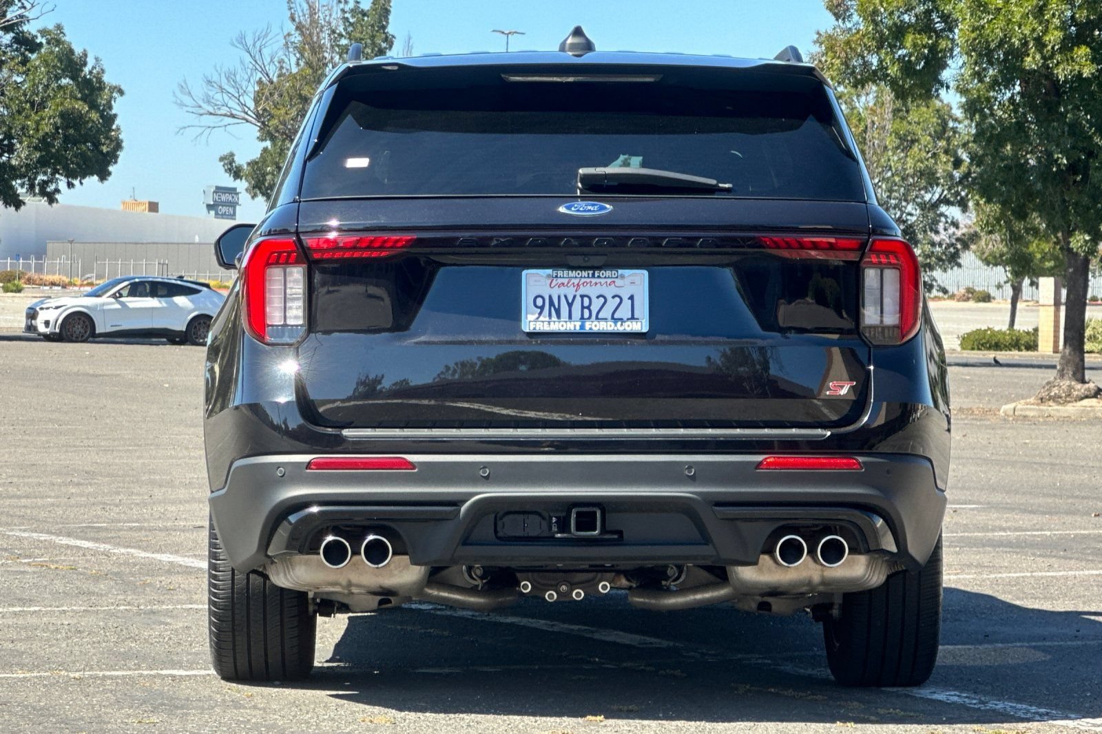 Certified 2025 Ford Explorer ST AWD/4WD image 4
