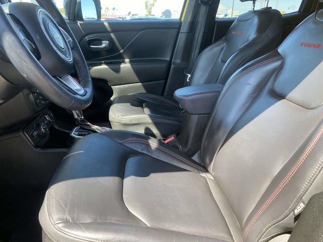 Used 2023 Jeep Renegade Trailhawk w/ Trailhawk Elite Group AWD/4WD image 15