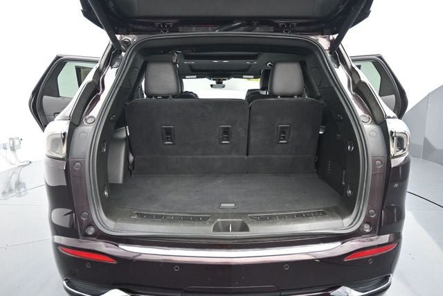 Used 2022 Buick Enclave Avenir w/ Avenir Technology Package AWD/4WD image 13