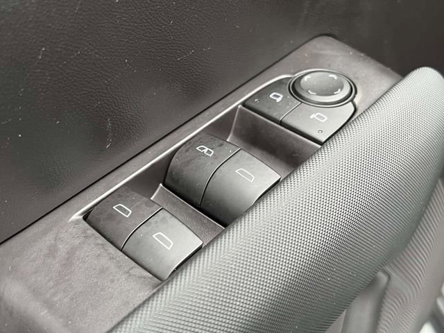 Used 2023 Chevrolet Colorado Z71 w/ Z71 Convenience Package 2 image 19