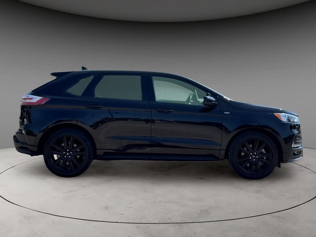 Certified 2024 Ford Edge ST-Line AWD/4WD image 4