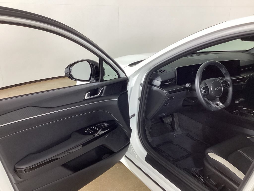 Used 2026 Kia K5 GT-Line w/ GT-Line Premium Package AWD/4WD image 9