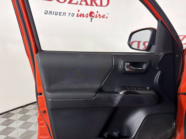 Used 2018 Toyota Tacoma TRD Off-Road AWD/4WD image 28