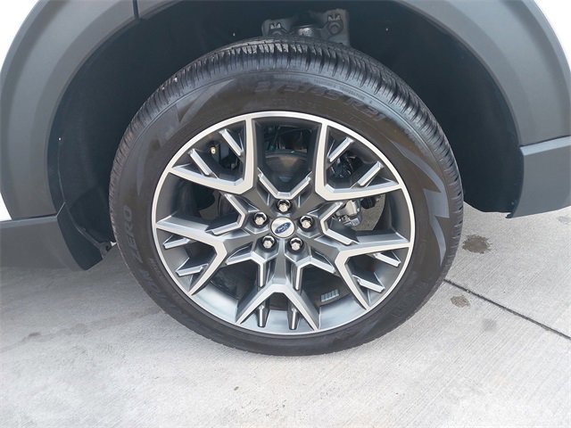 Certified 2025 Ford Explorer Platinum w/ Ultimate Package image 32