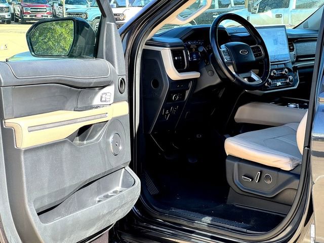 Certified 2023 Ford Expedition Limited image 8