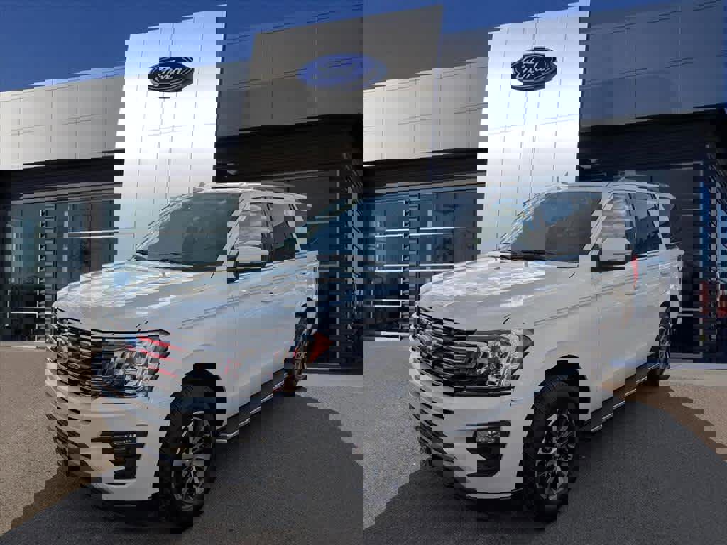 Certified 2020 Ford Expedition XLT w/ Equipment Group 202A image 4