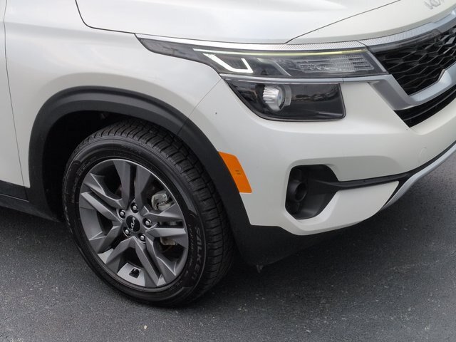 Used 2023 Kia Seltos S w/ Navigation Package FWD image 10