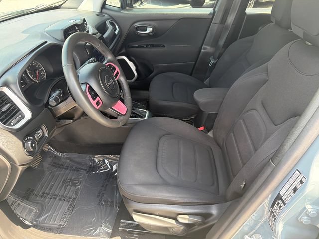 Used 2018 Jeep Renegade Latitude FWD image 11