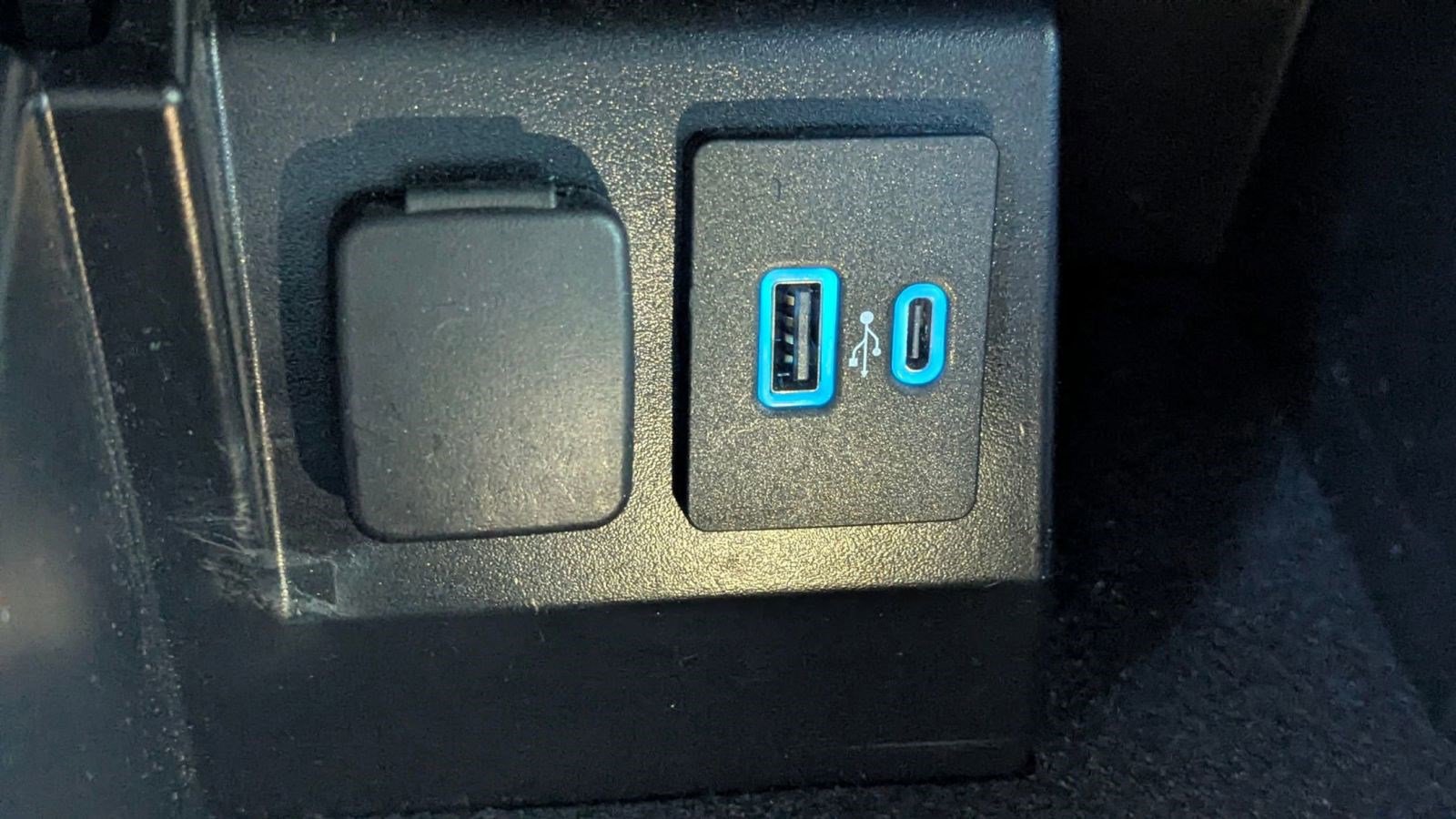 Certified 2023 Ford Explorer XLT w/ Equipment Group 202A image 29