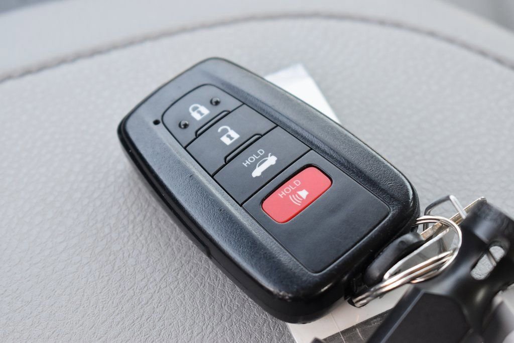 Used 2023 Toyota Camry XLE image 14