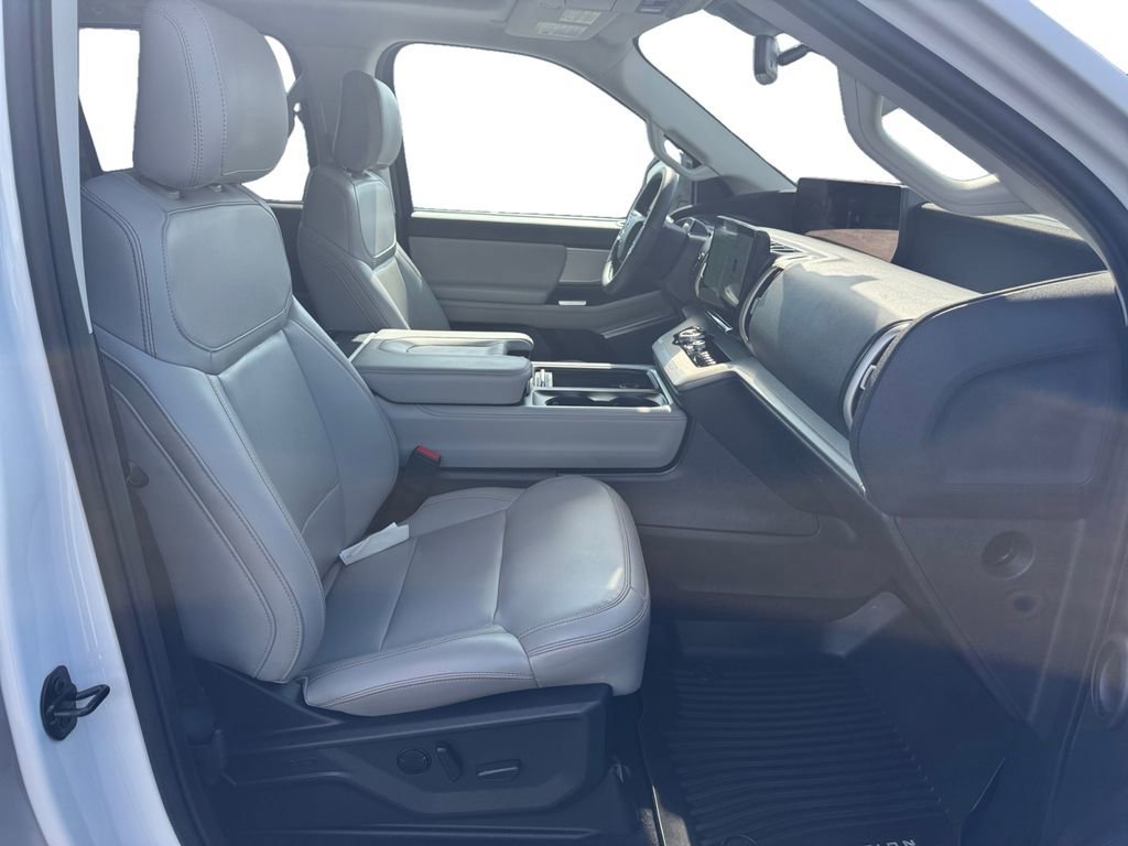 Certified 2025 Ford Expedition Active image 15