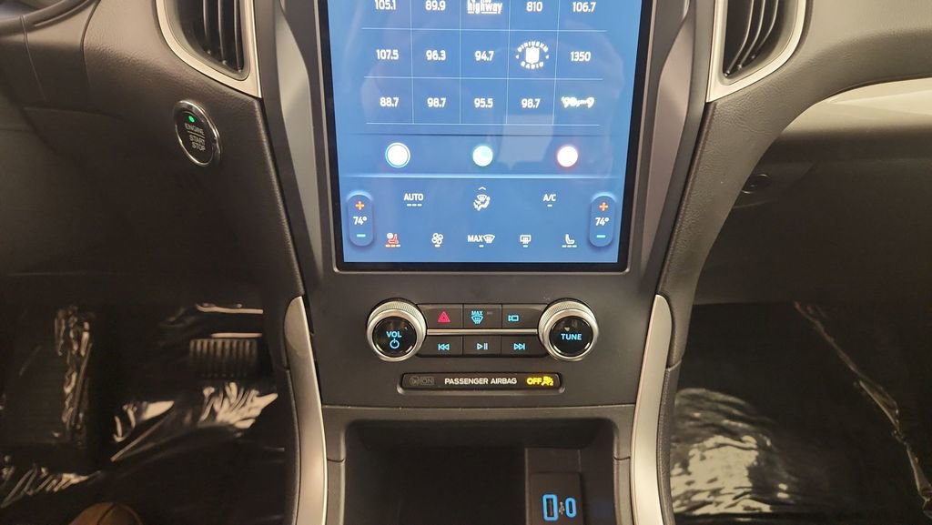 Certified 2024 Ford Edge SEL w/ Convenience Package image 17