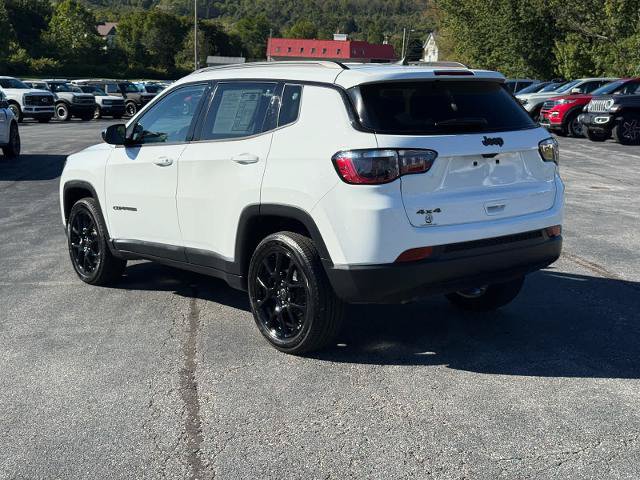 Used 2025 Jeep Compass Latitude w/ Convenience Group AWD/4WD image 6