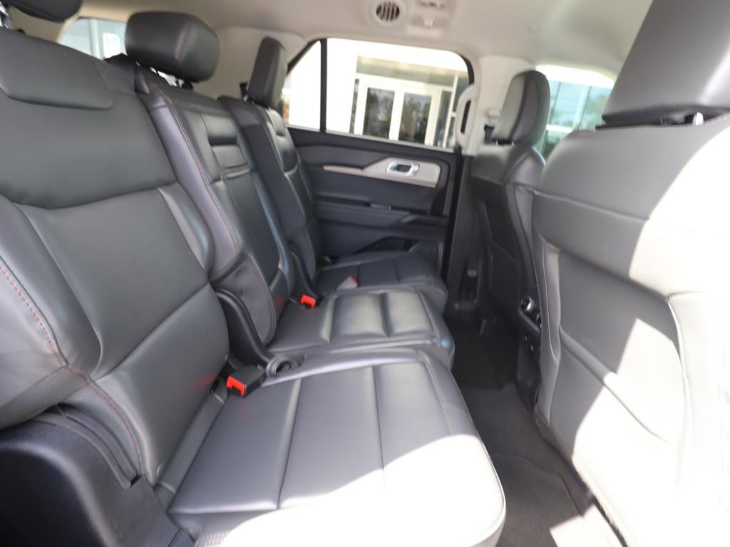 Certified 2025 Ford Explorer Active w/ Active Comfort Package image 24