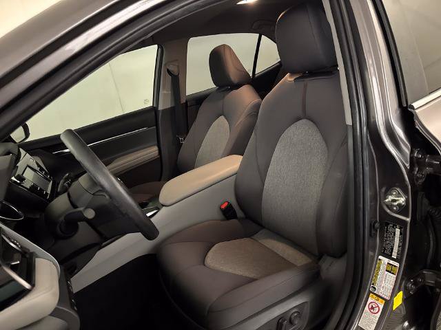 Used 2019 Toyota Camry LE FWD image 12