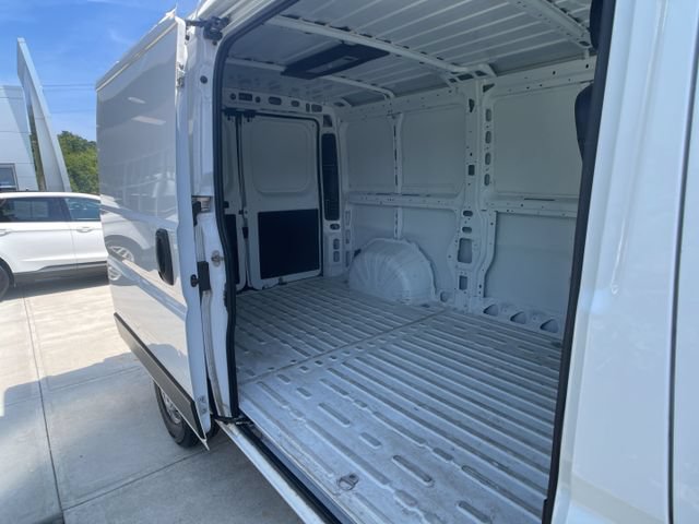 Used 2025 RAM ProMaster 2500 w/ Convenience Group FWD image 26