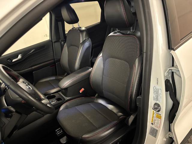 Certified 2025 Ford Escape ST-Line w/ Tech Pack #1 FWD image 17