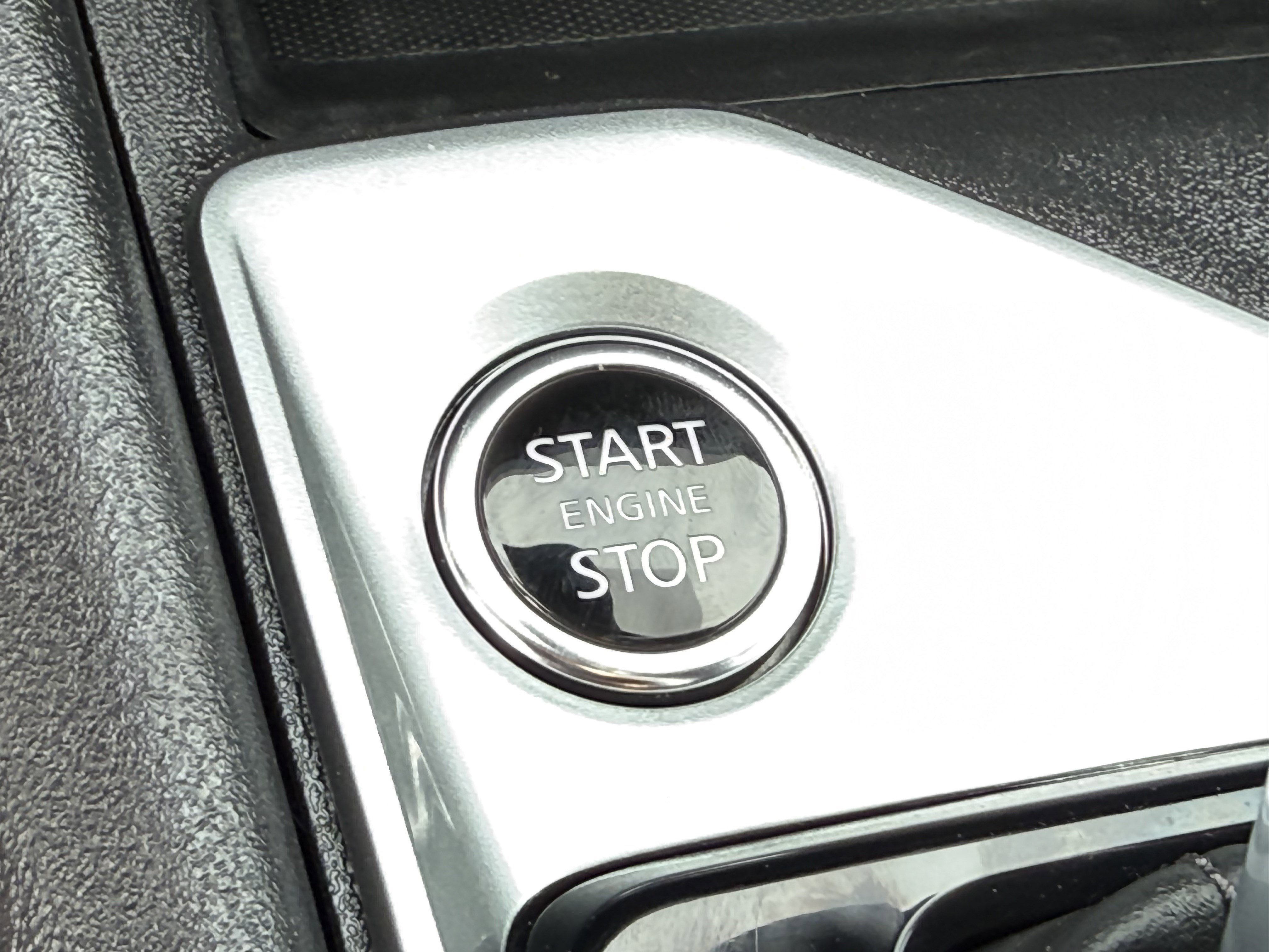 Used 2025 Nissan Altima 2.5 SV FWD image 21