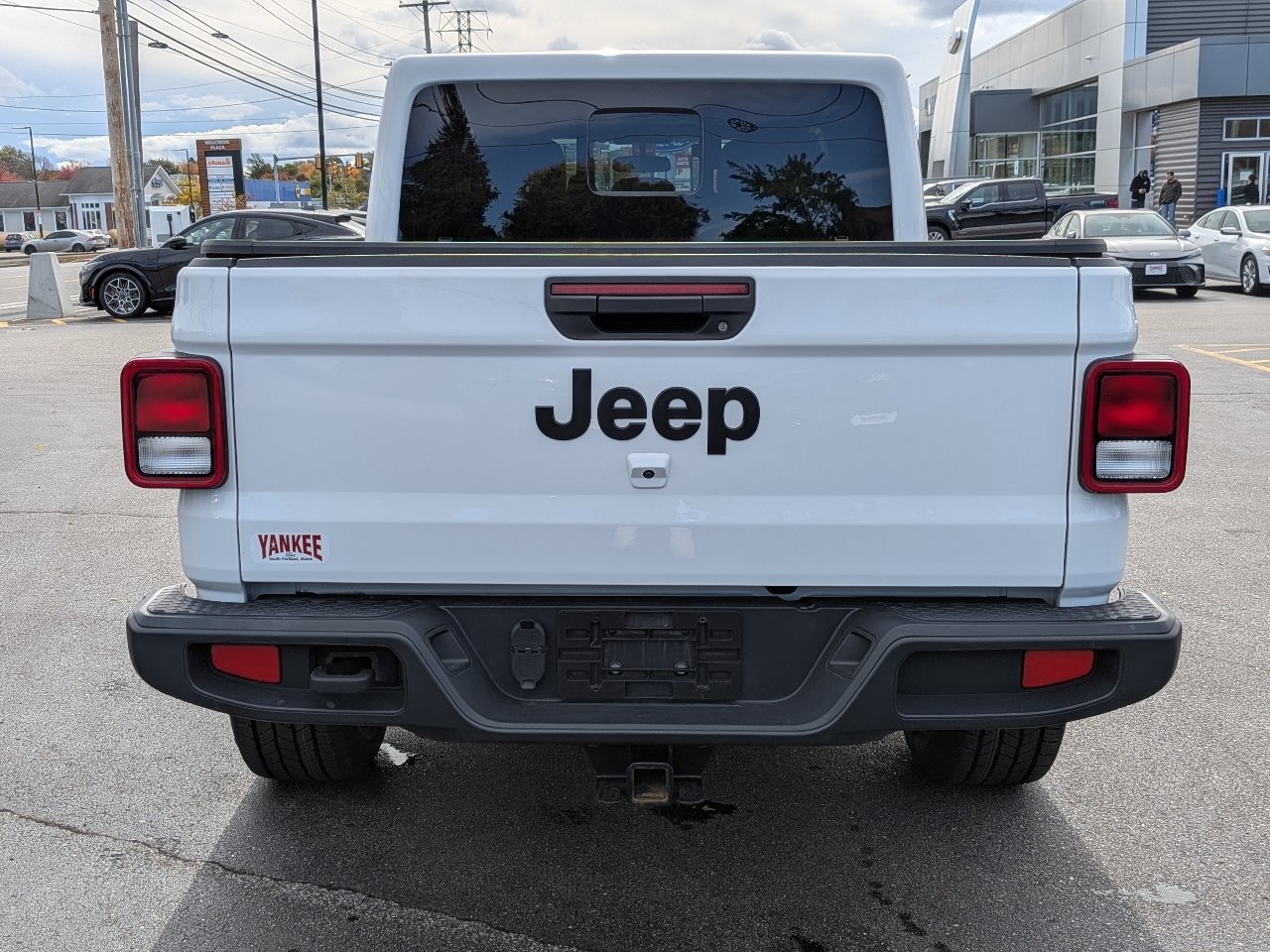 Used 2024 Jeep Gladiator Sport AWD/4WD image 5
