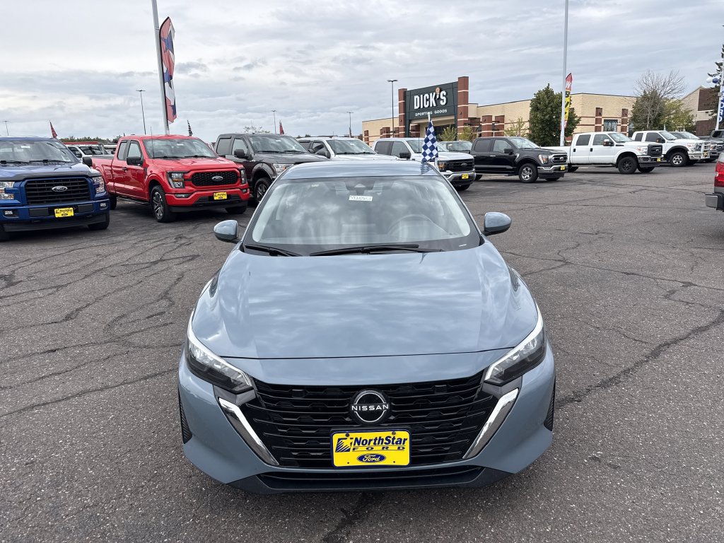Used 2025 Nissan Sentra SV FWD image 3