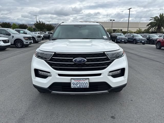 Certified 2023 Ford Explorer XLT w/ Equipment Group 202A AWD/4WD image 3