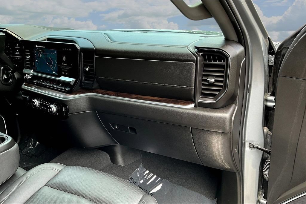 Used 2025 GMC Sierra 1500 SLT AWD/4WD image 29