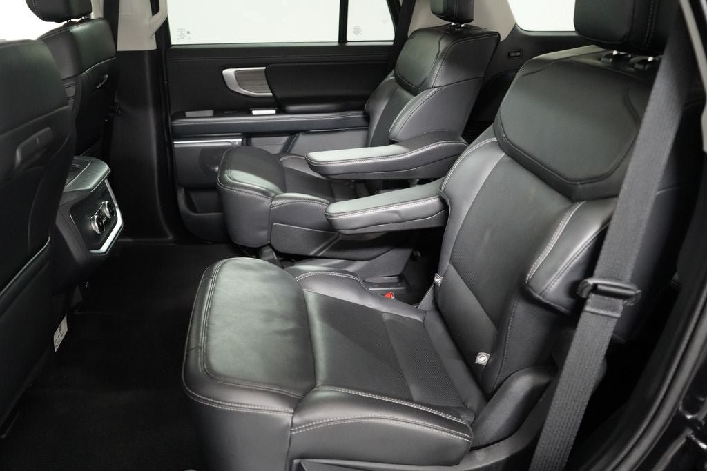 Certified 2025 Ford Expedition Platinum AWD/4WD image 31